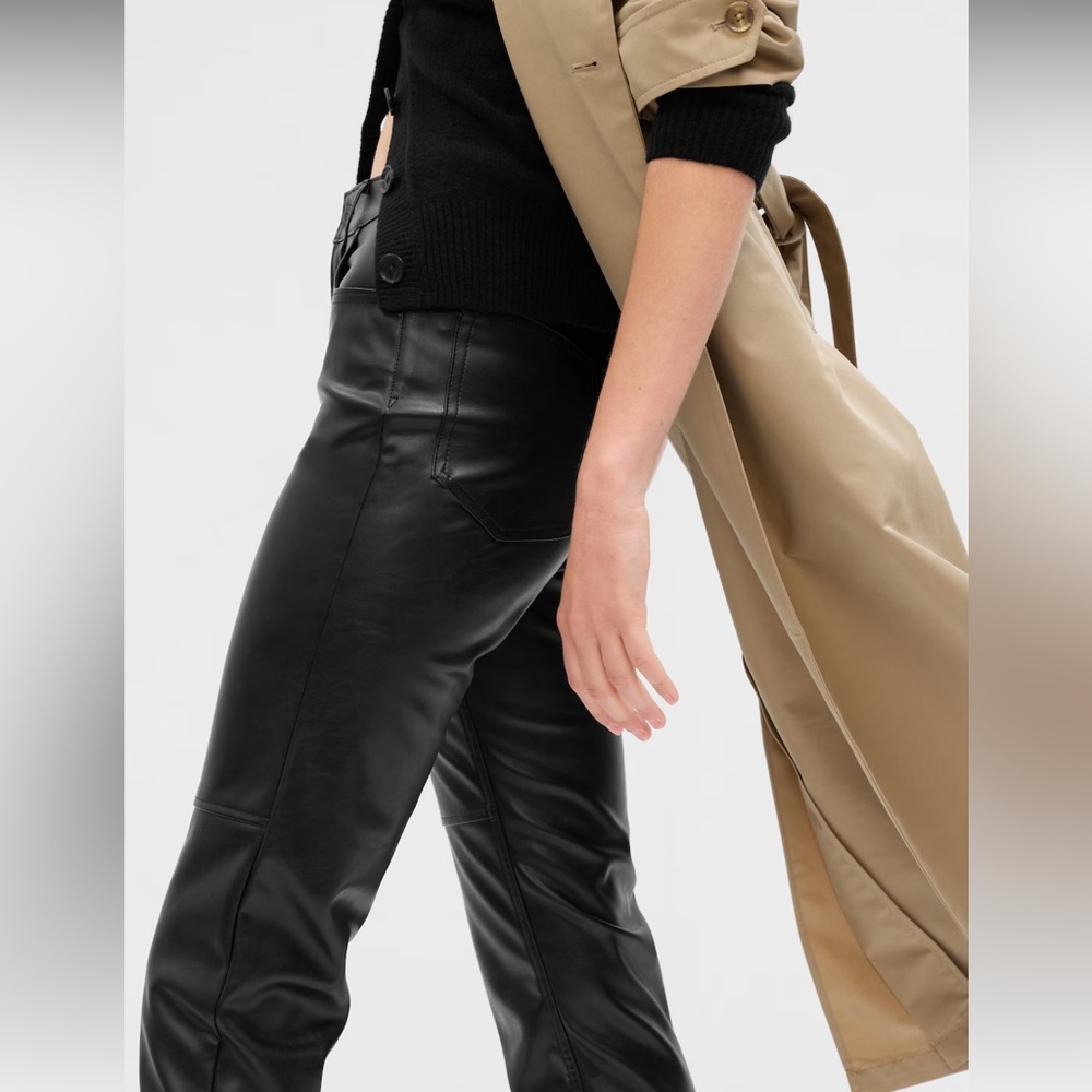 🖤GAP faux leather straight leg pant🖤